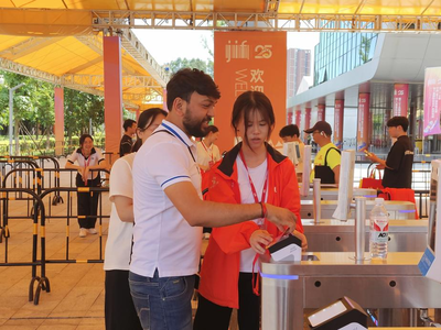 闽南科技学院学生助力第二十五届中国(晋江)鞋博会志愿服务工作